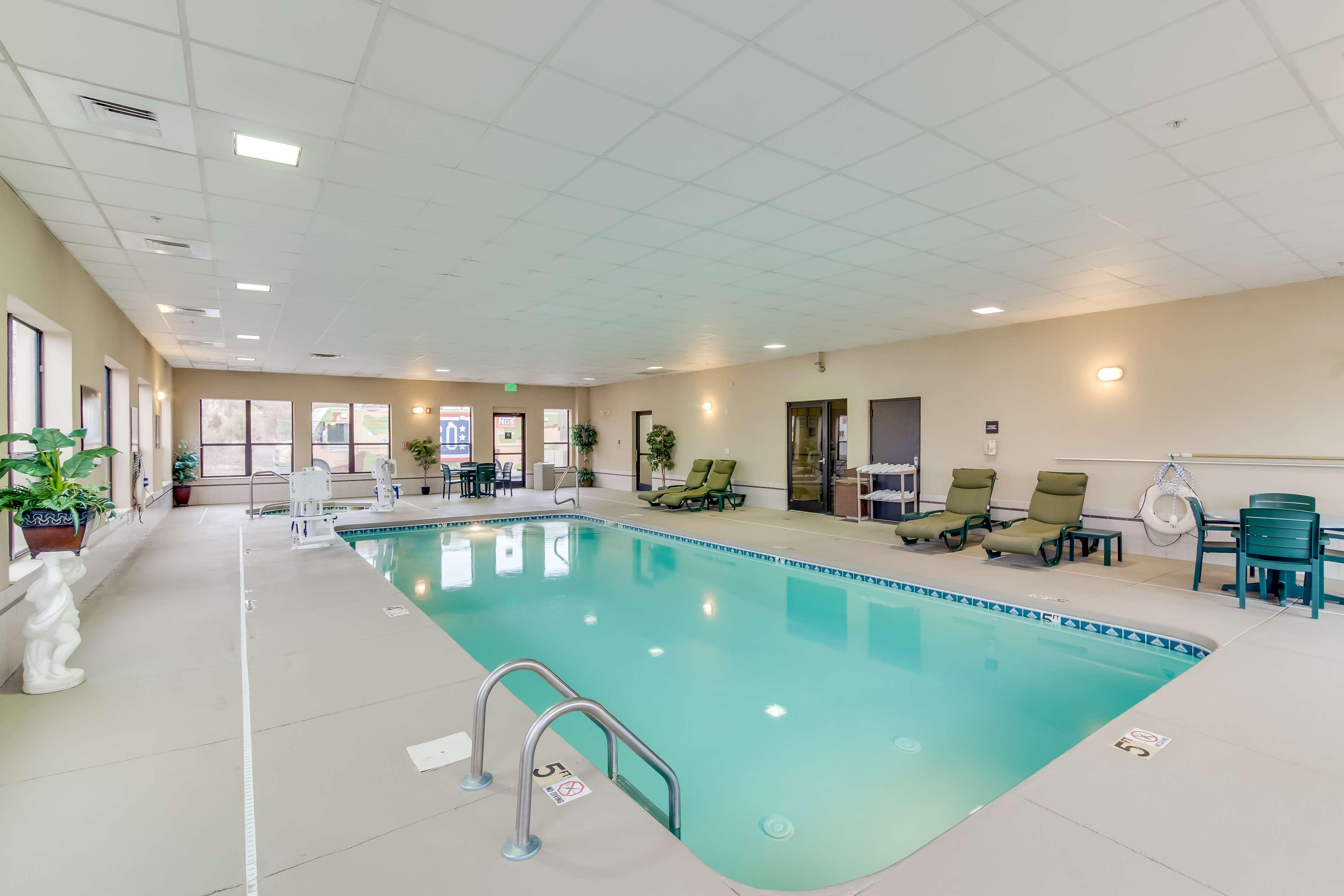 Hampton Inn Dickson Buitenkant foto