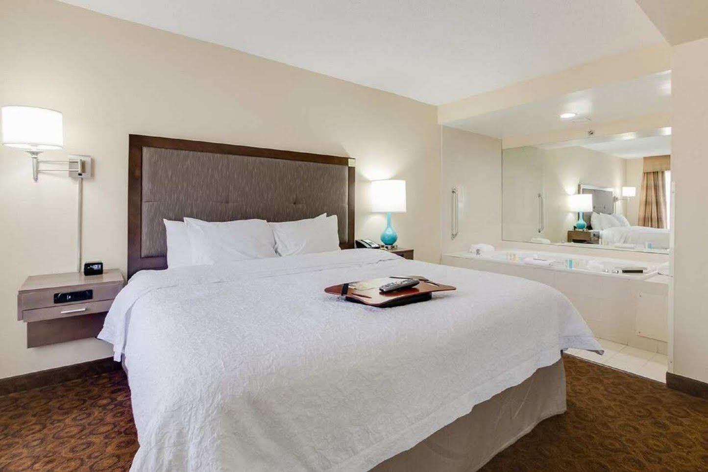 Hampton Inn Dickson Buitenkant foto